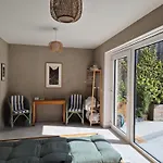 Oda ve Kahvaltı Ryokan Oostende